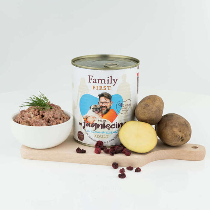 Family First z jagnięciną i ziemniakami 800g